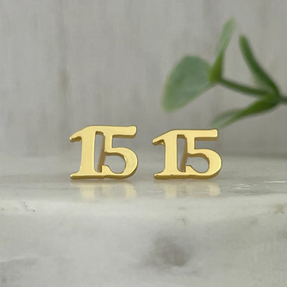 15 Stud Earrings